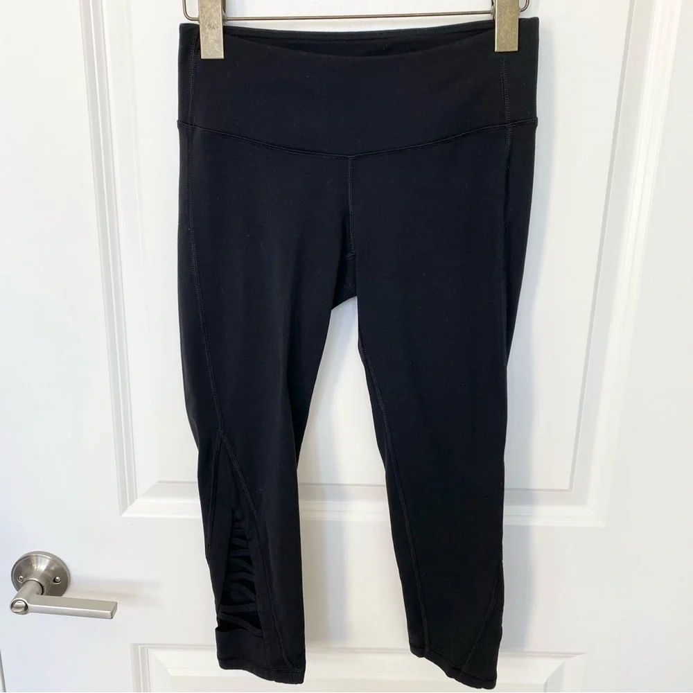 Athleta Capri Crisscross Detail Leggings XS - Picture 2 of 15